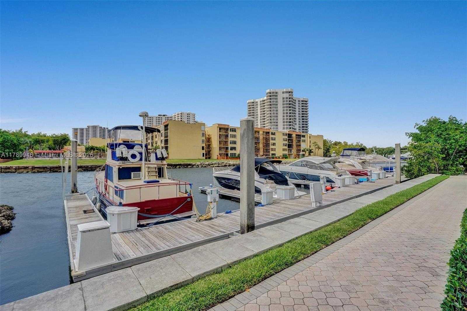 Small Image of 3530 #1812, Aventura Number 50