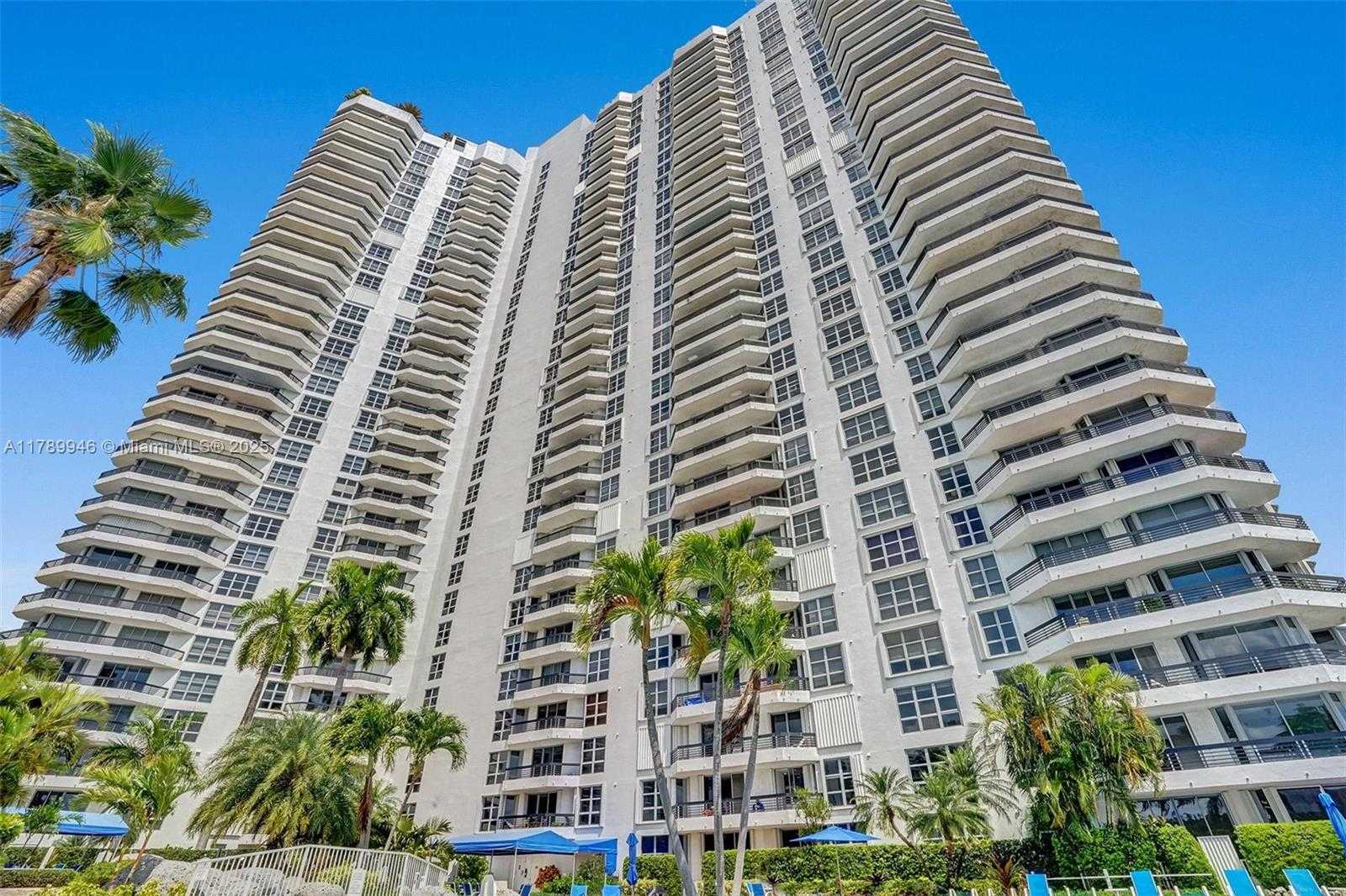 Small Image of 3530 #1812, Aventura Number 51
