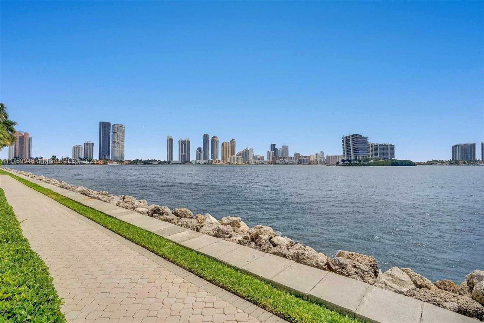Small Image of 3530 #1812, Aventura Number 52