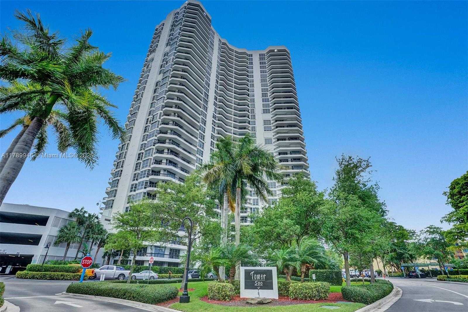 Small Image of 3530 #1812, Aventura Number 56