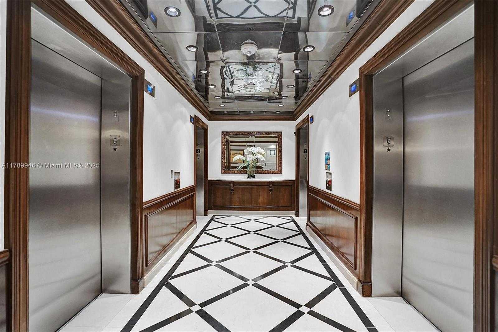 Small Image of 3530 #1812, Aventura Number 61