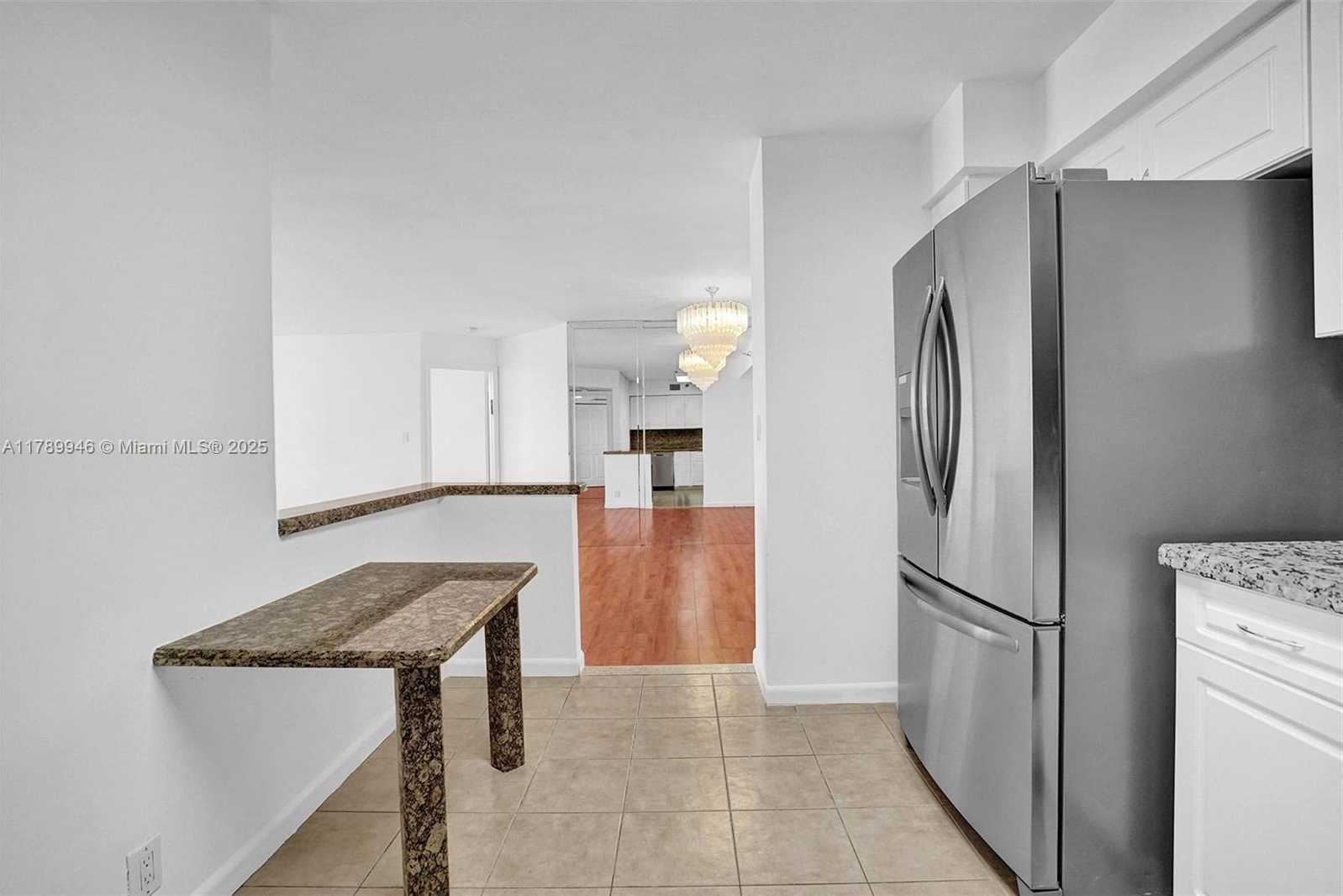Small Image of 3530 #1812, Aventura Number 9