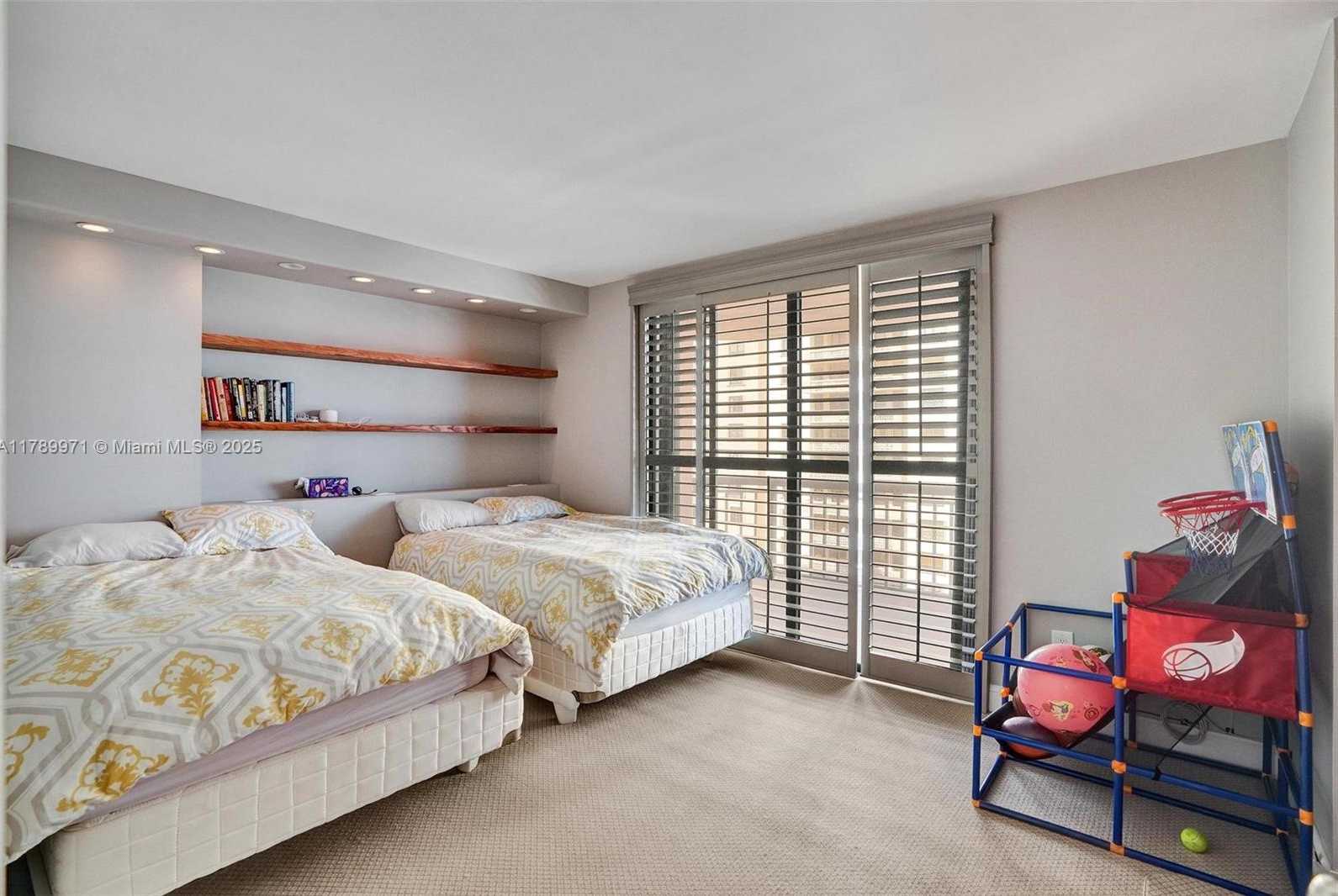 Small Image of 10175 COLLINS AVE #601, Bal Harbour Number 12