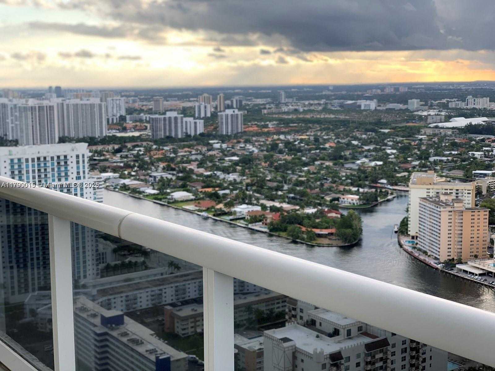 Small Image of 1830 SOUTH OCEAN #4608, Hallandale Beach Number 5