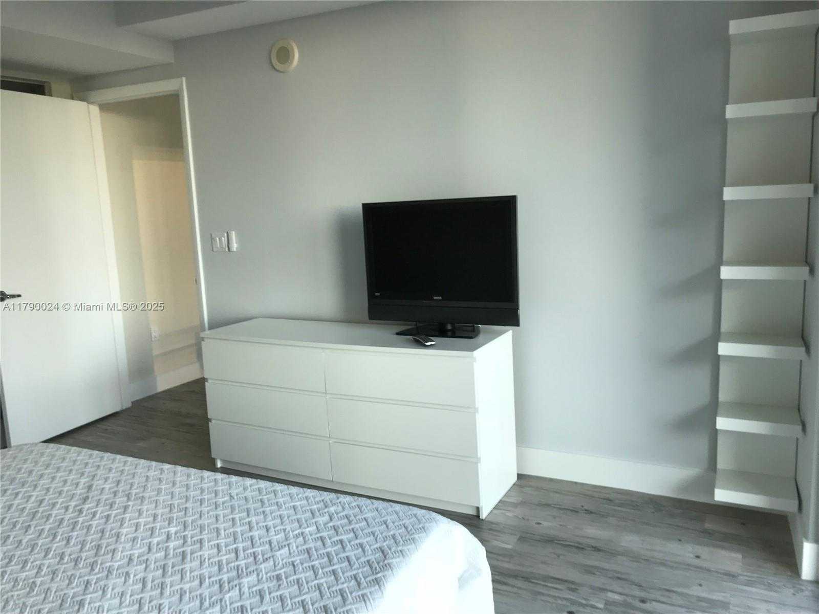 Small Image of 92 SOUTH WEST 3RD ST #2302, Miami Number 22