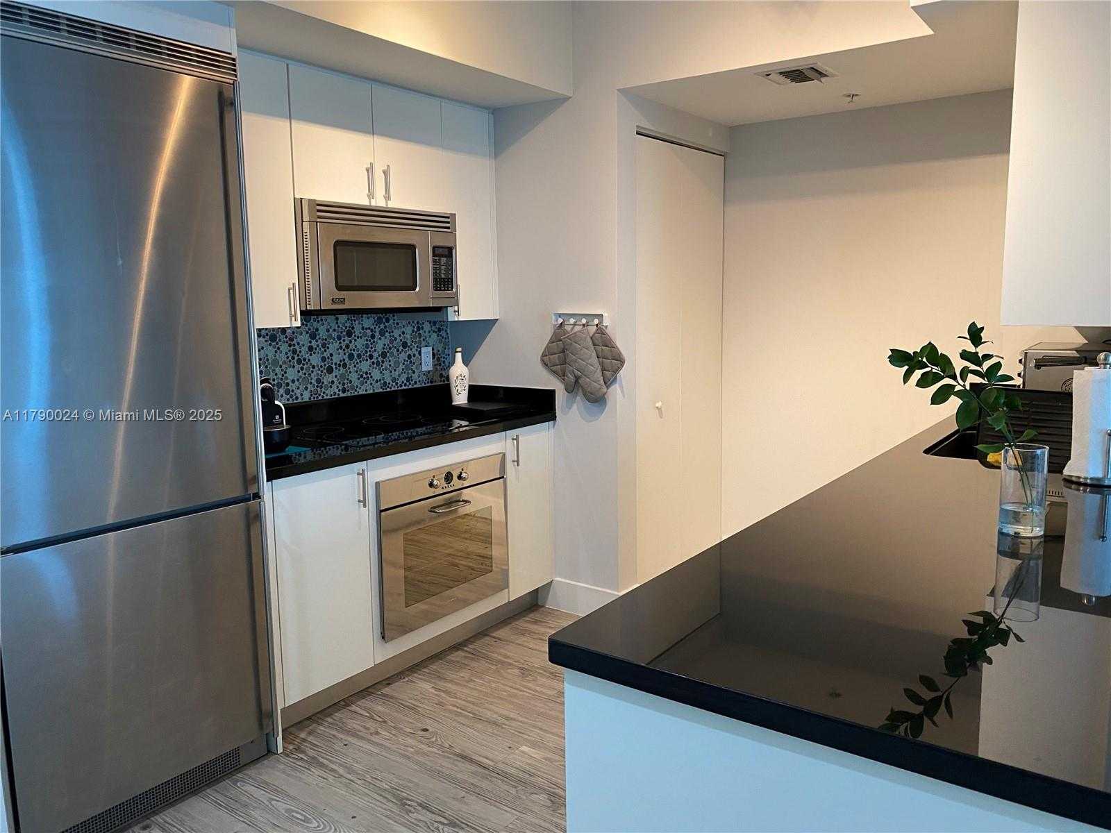 Small Image of 92 SOUTH WEST 3RD ST #2302, Miami Number 31