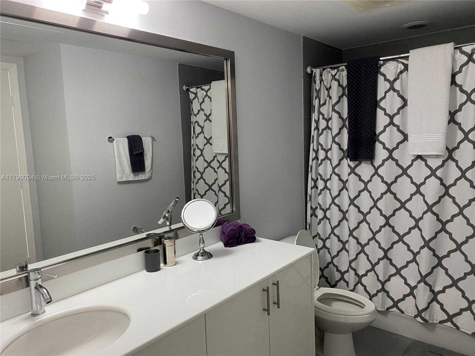 Small Image of 92 SOUTH WEST 3RD ST #2302, Miami Number 36