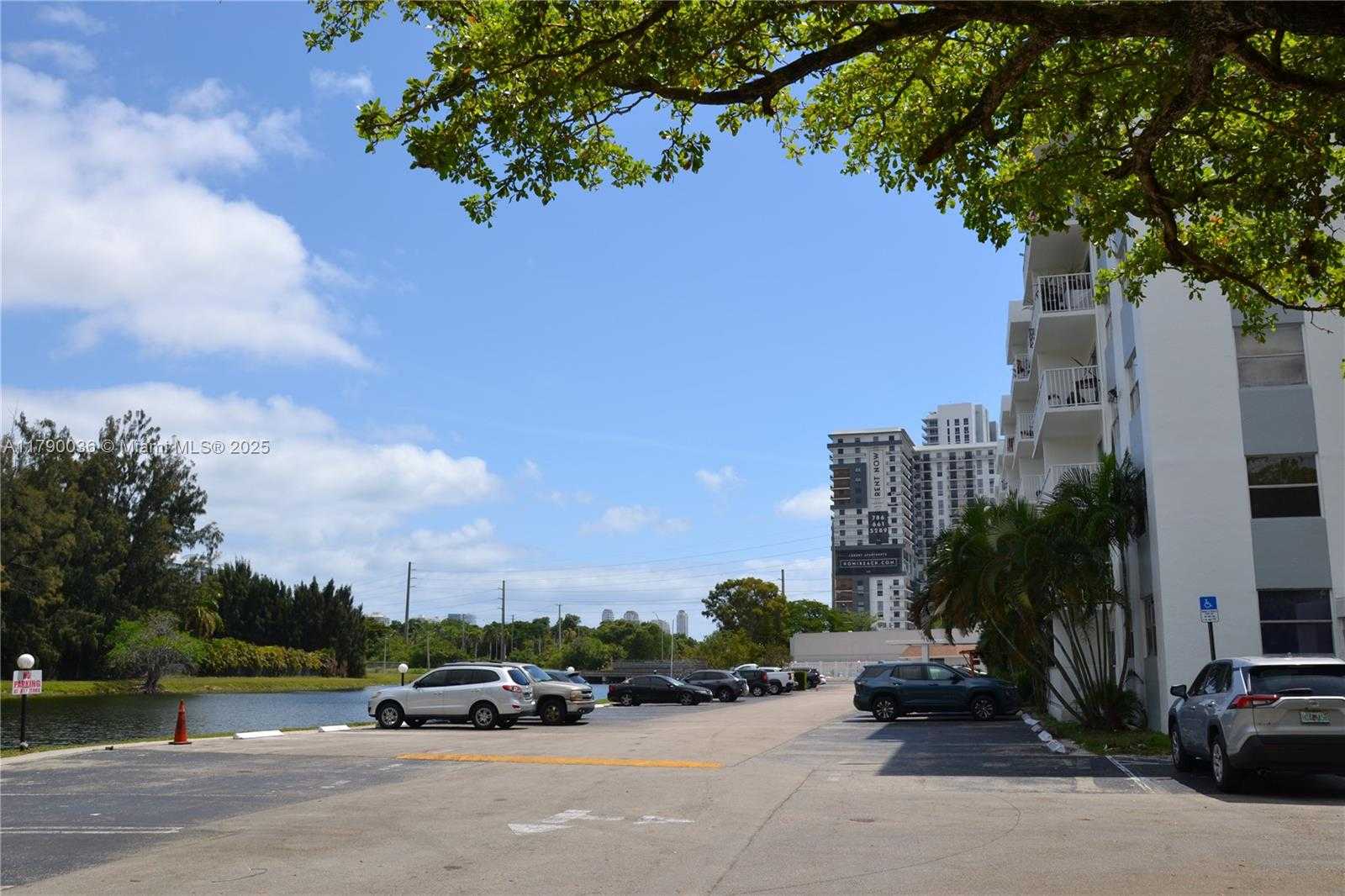 Small Image of 16465 NORTH EAST 22ND AVE #110, North Miami Beach Number 3