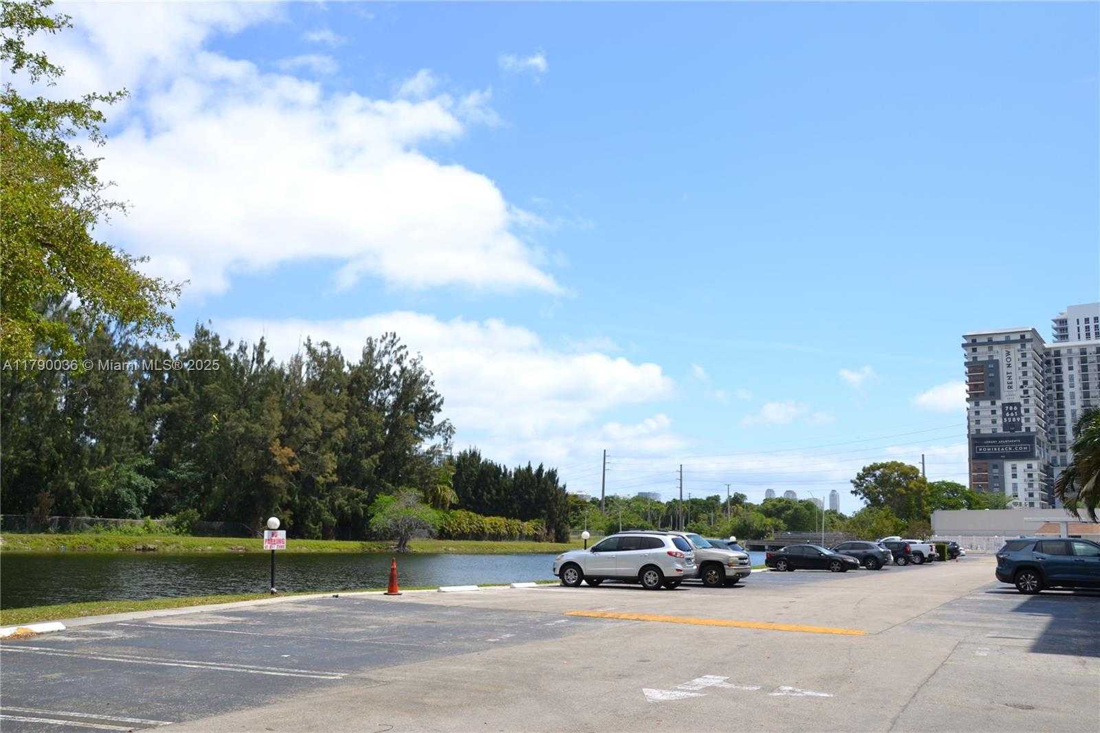 Small Image of 16465 NORTH EAST 22ND AVE #110, North Miami Beach Number 4