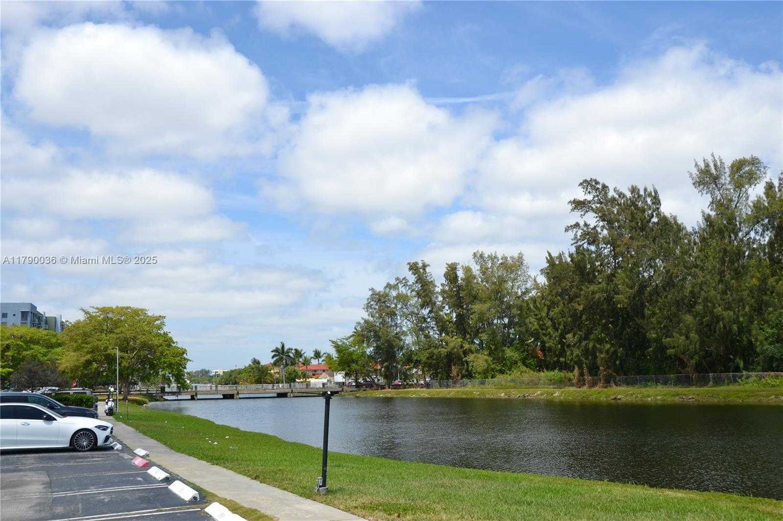 Small Image of 16465 NORTH EAST 22ND AVE #110, North Miami Beach Number 9
