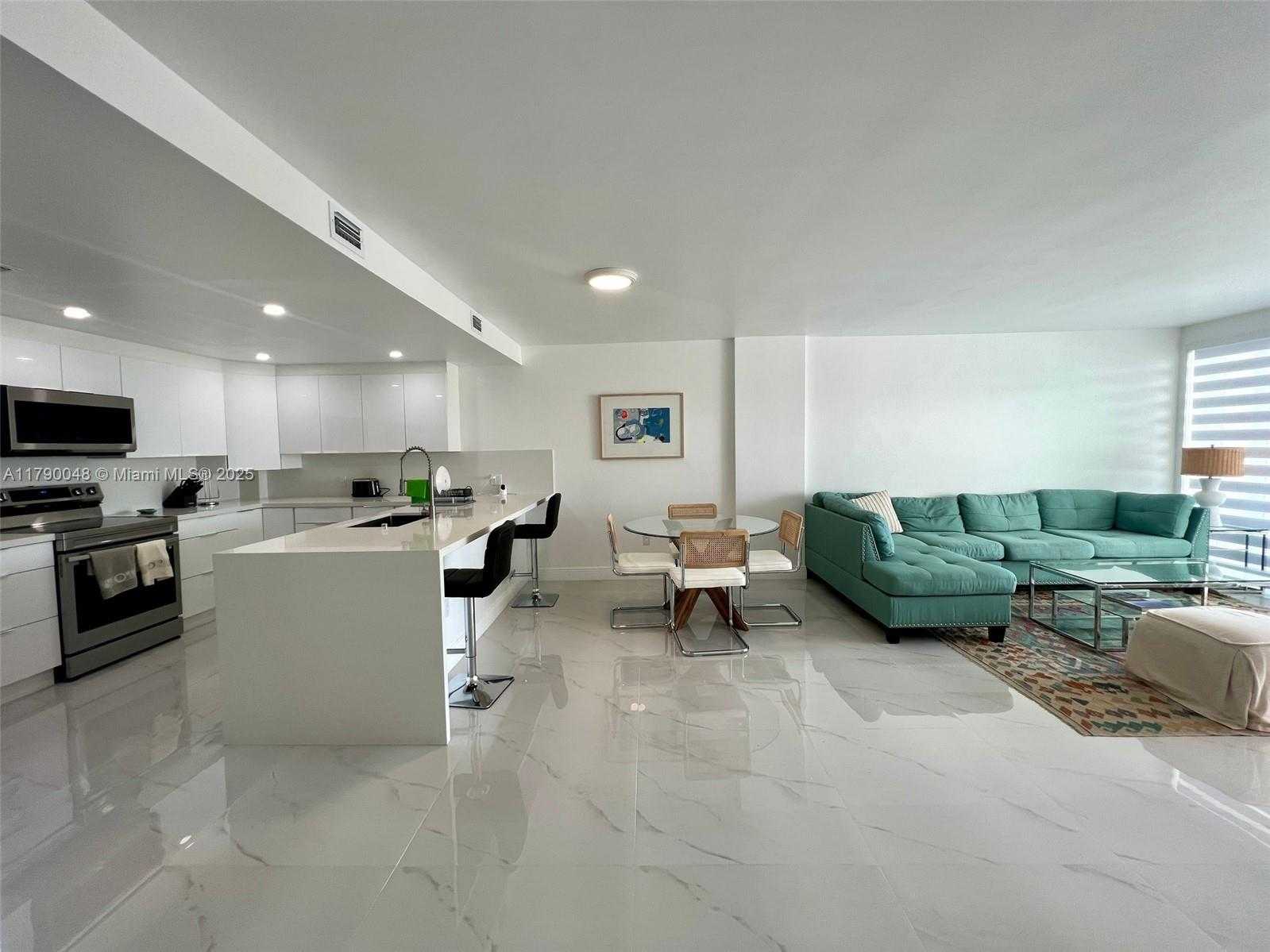 Small Image of 155 OCEAN LANE DR #1011, Key Biscayne Number 5