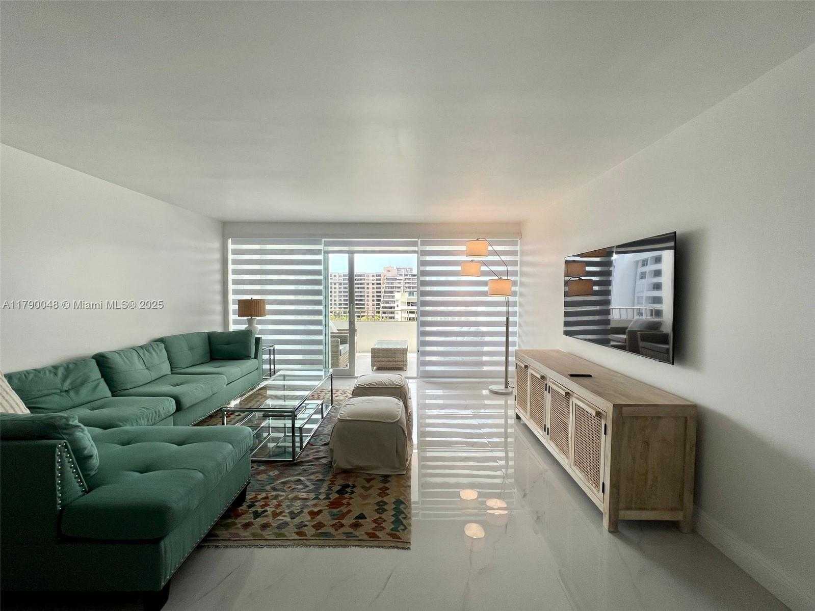 Small Image of 155 OCEAN LANE DR #1011, Key Biscayne Number 6