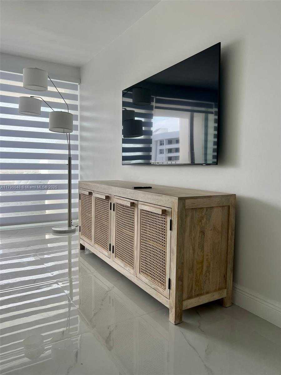 Small Image of 155 OCEAN LANE DR #1011, Key Biscayne Number 8