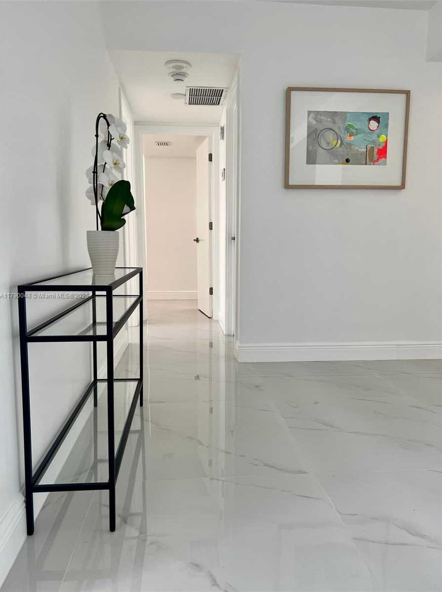 Small Image of 155 OCEAN LANE DR #1011, Key Biscayne Number 9