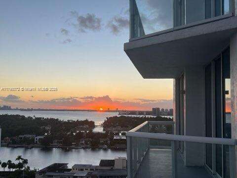 Small Image of 6515 COLLINS AVE #1707, Miami Beach Number 14