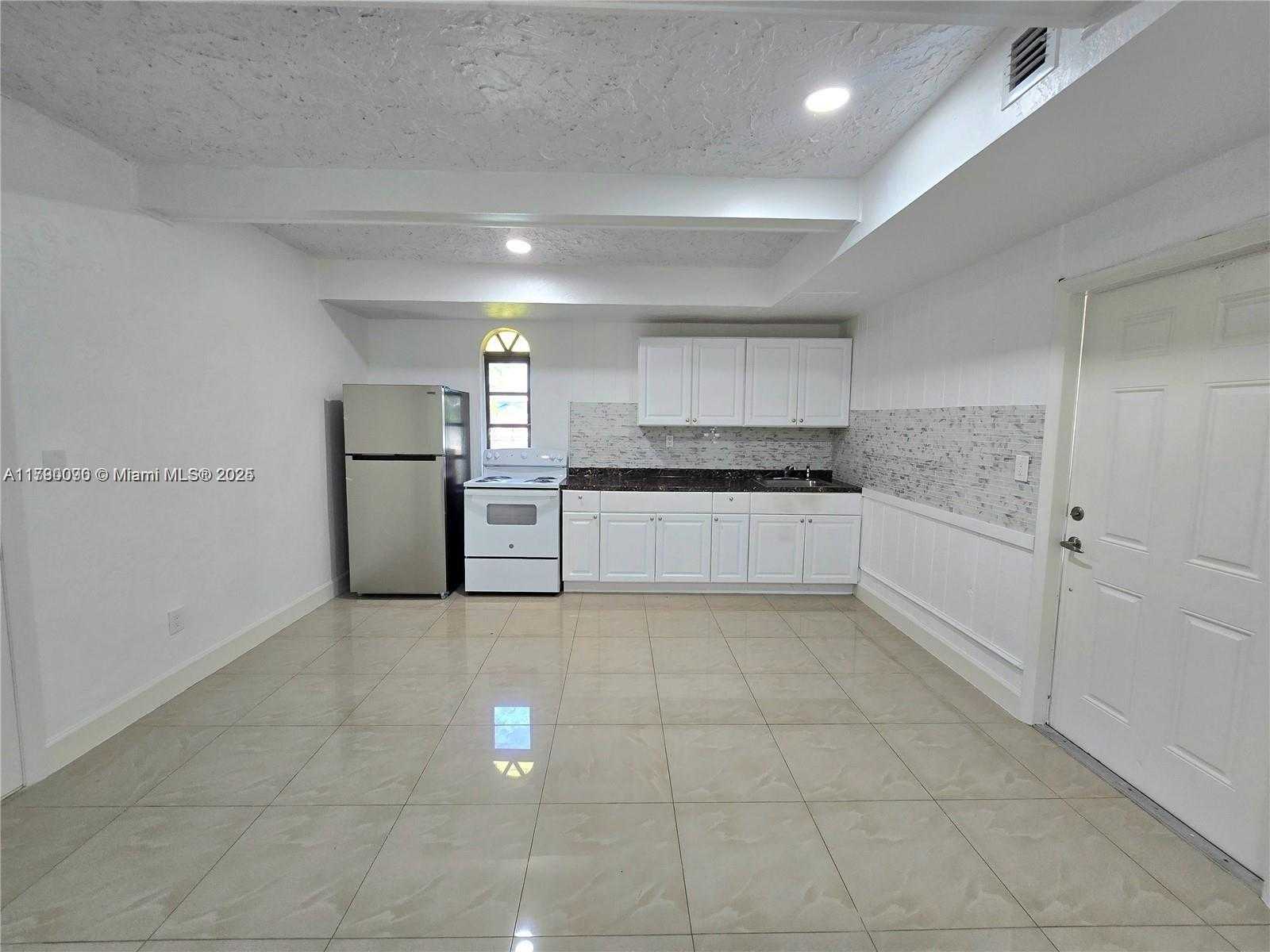 Small Image of 10981 SOUTH WEST 44TH ST #2, Miami Number 4