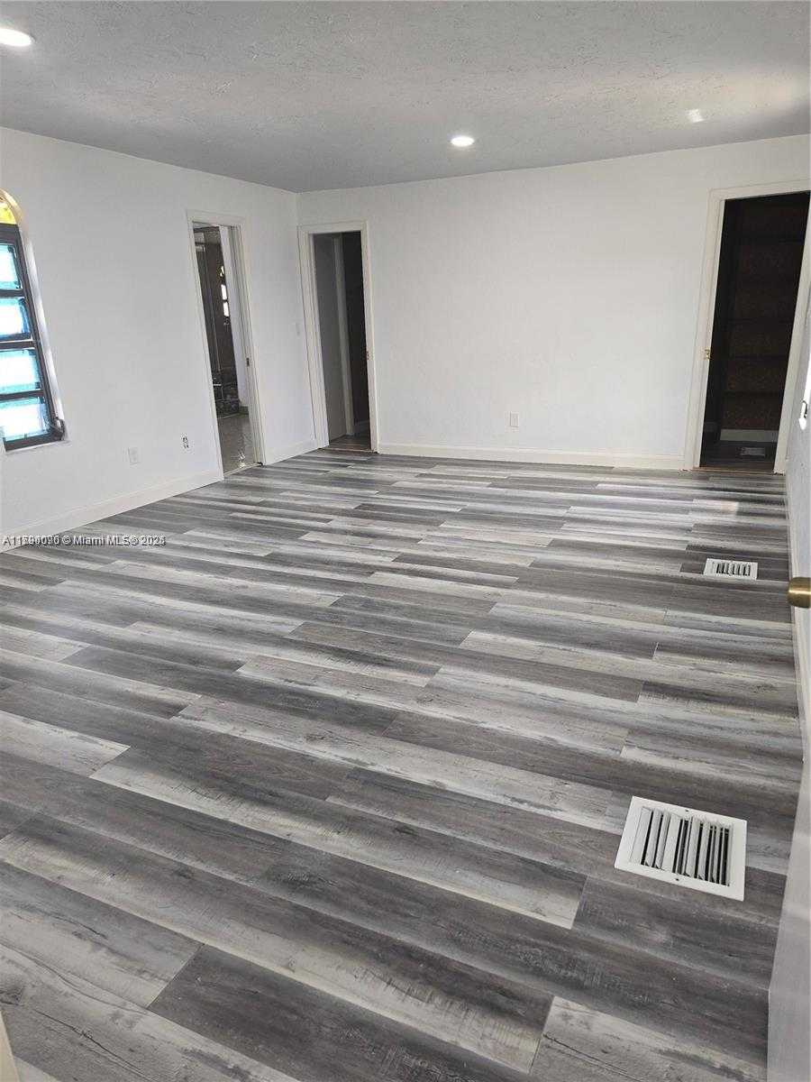 Small Image of 10981 SOUTH WEST 44TH ST #2, Miami Number 6