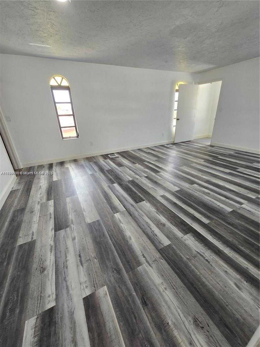Small Image of 10981 SOUTH WEST 44TH ST #2, Miami Number 7