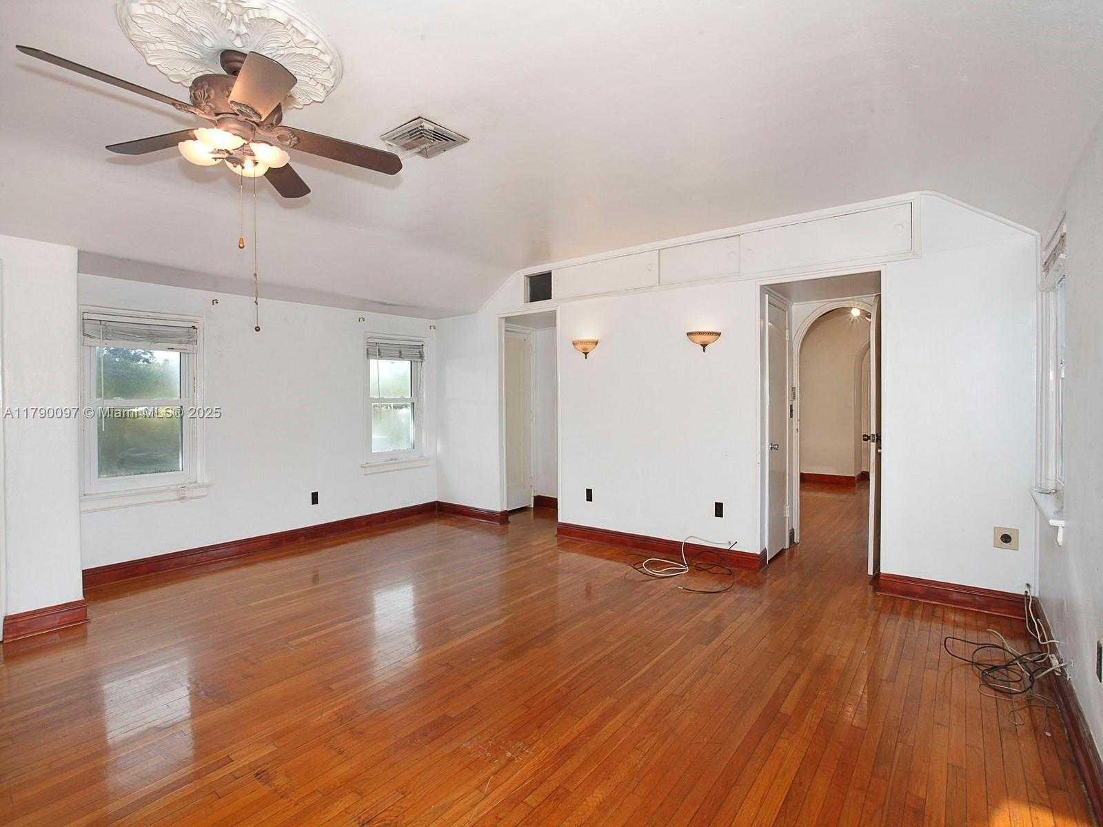 Small Image of 339 NORTH EAST 96TH ST, Miami Shores Number 20