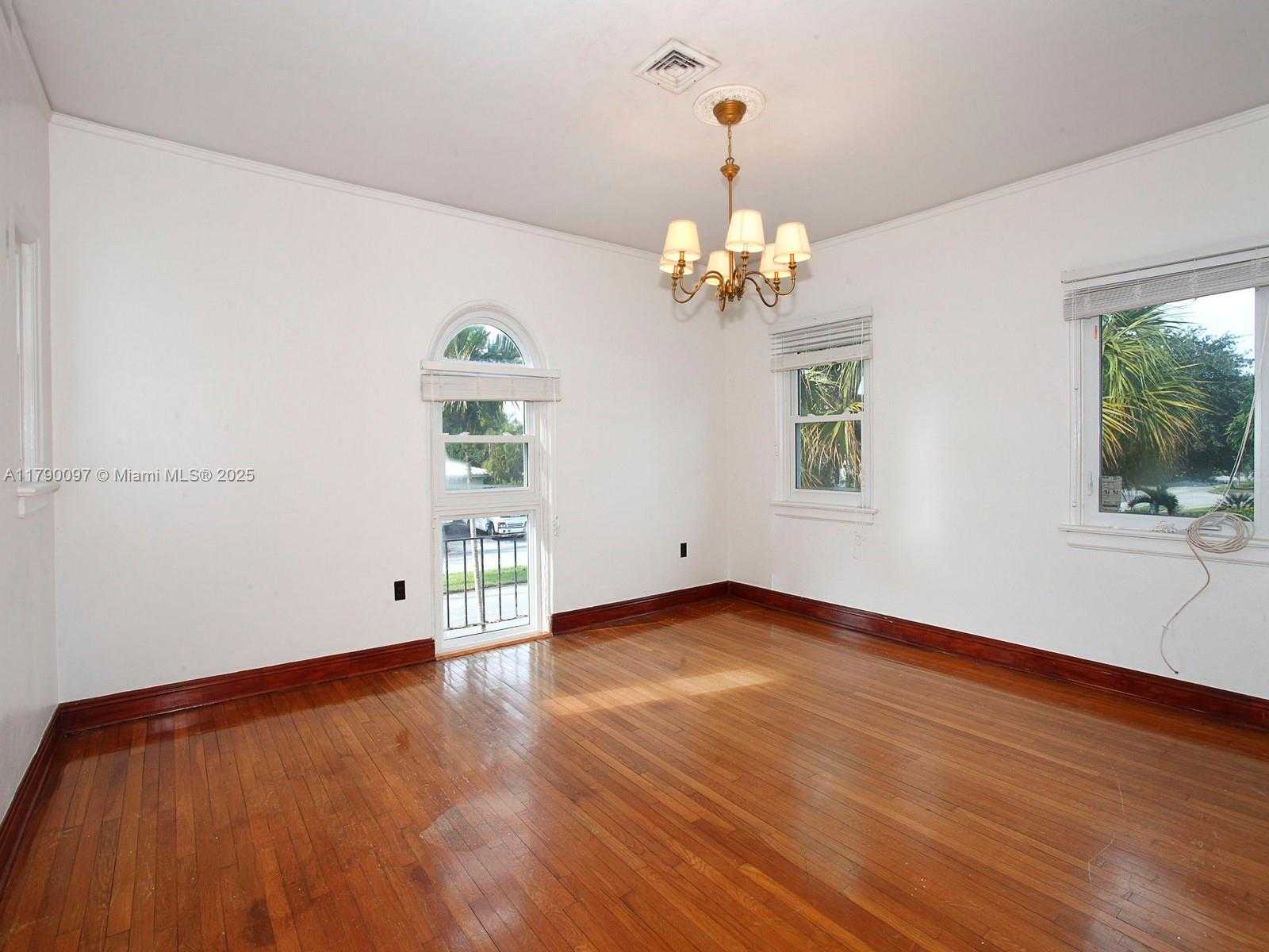 Small Image of 339 NORTH EAST 96TH ST, Miami Shores Number 25