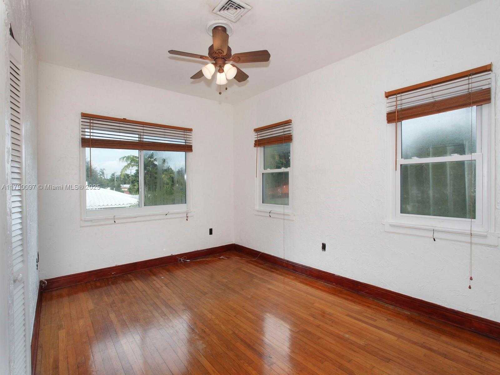 Small Image of 339 NORTH EAST 96TH ST, Miami Shores Number 27