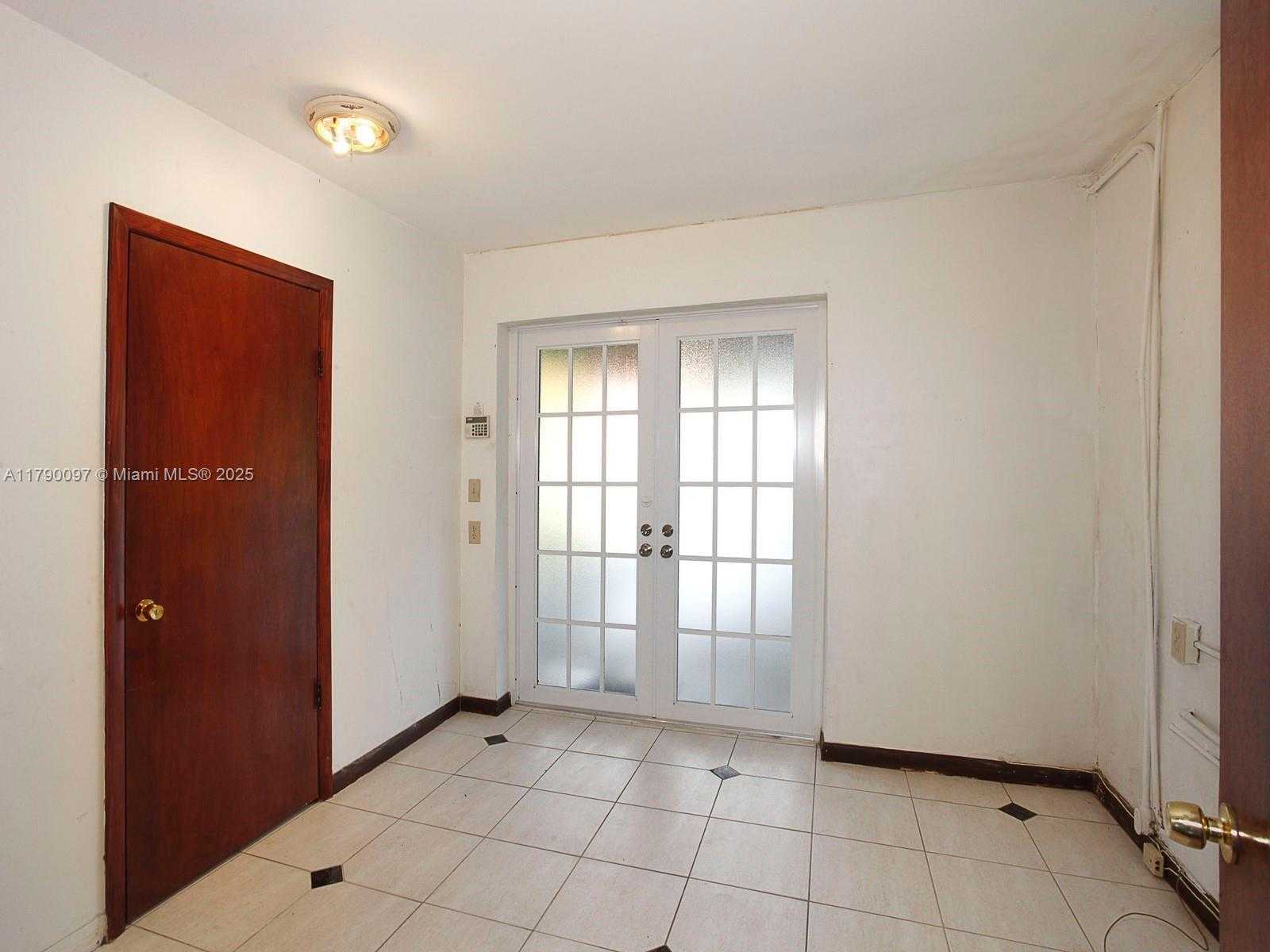 Small Image of 339 NORTH EAST 96TH ST, Miami Shores Number 31