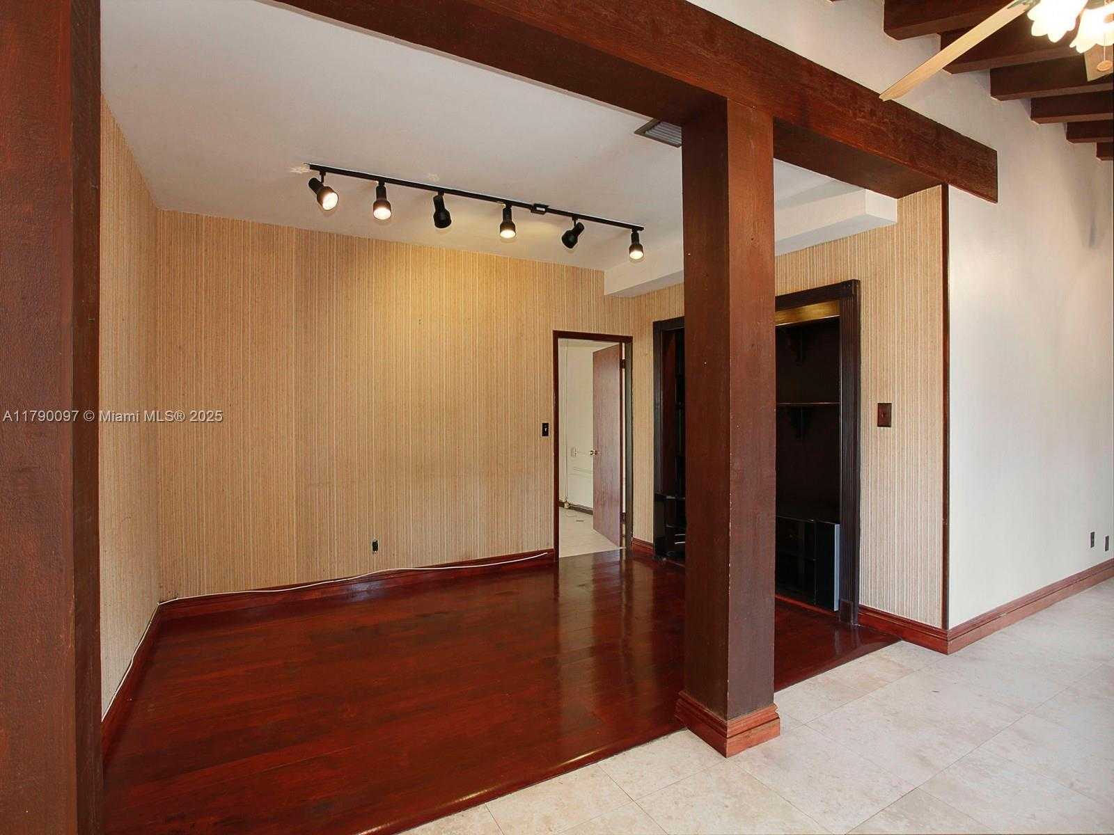 Small Image of 339 NORTH EAST 96TH ST, Miami Shores Number 35