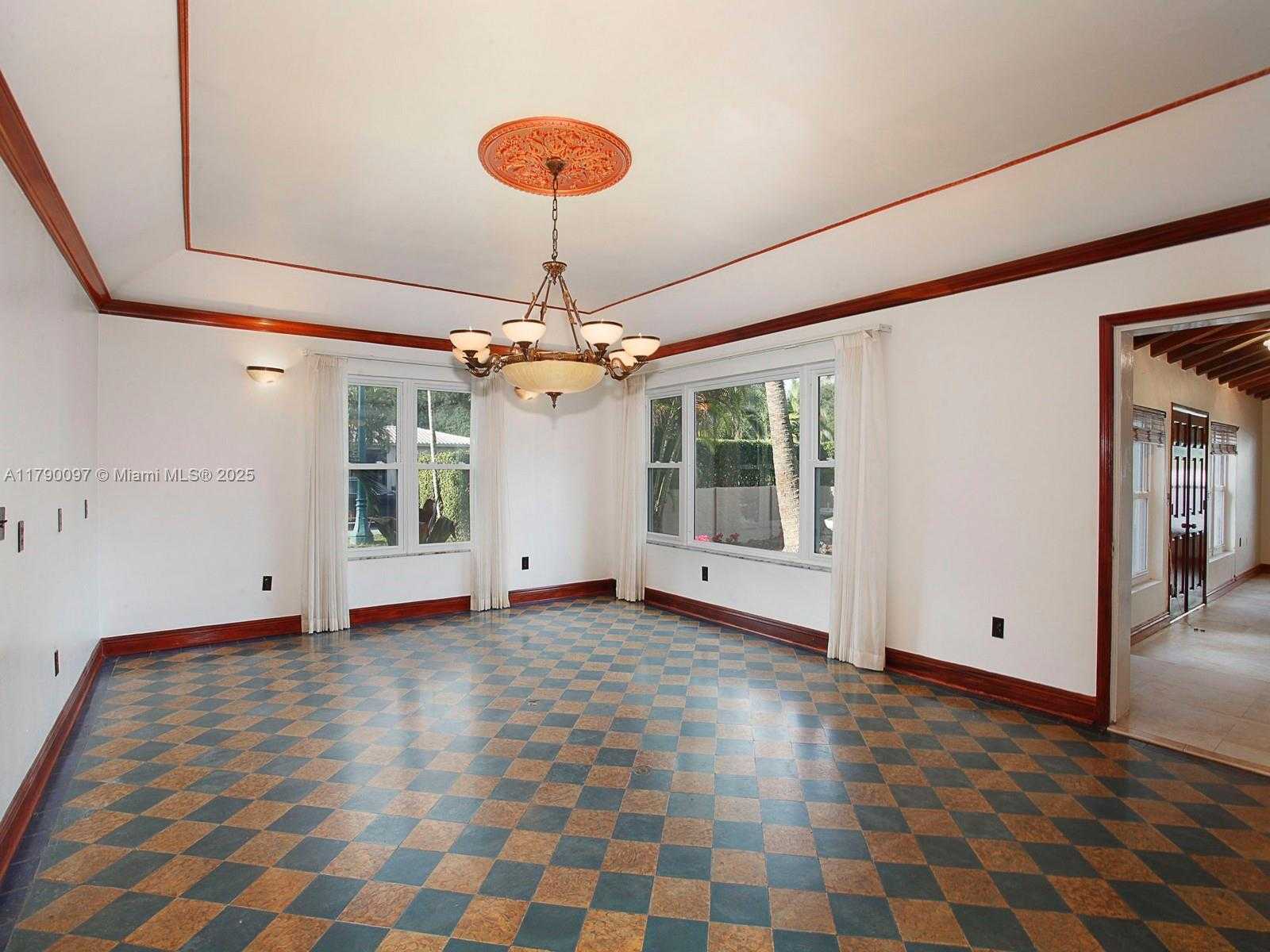 Small Image of 339 NORTH EAST 96TH ST, Miami Shores Number 6