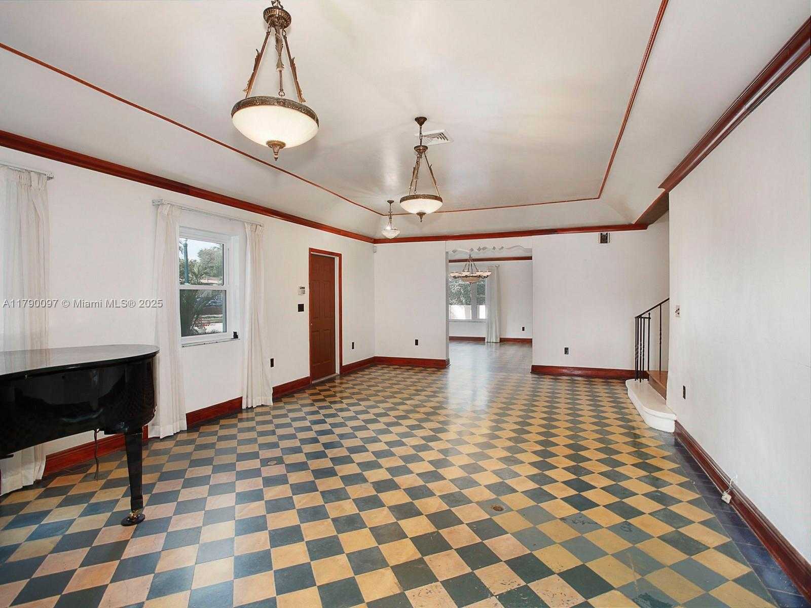 Small Image of 339 NORTH EAST 96TH ST, Miami Shores Number 9