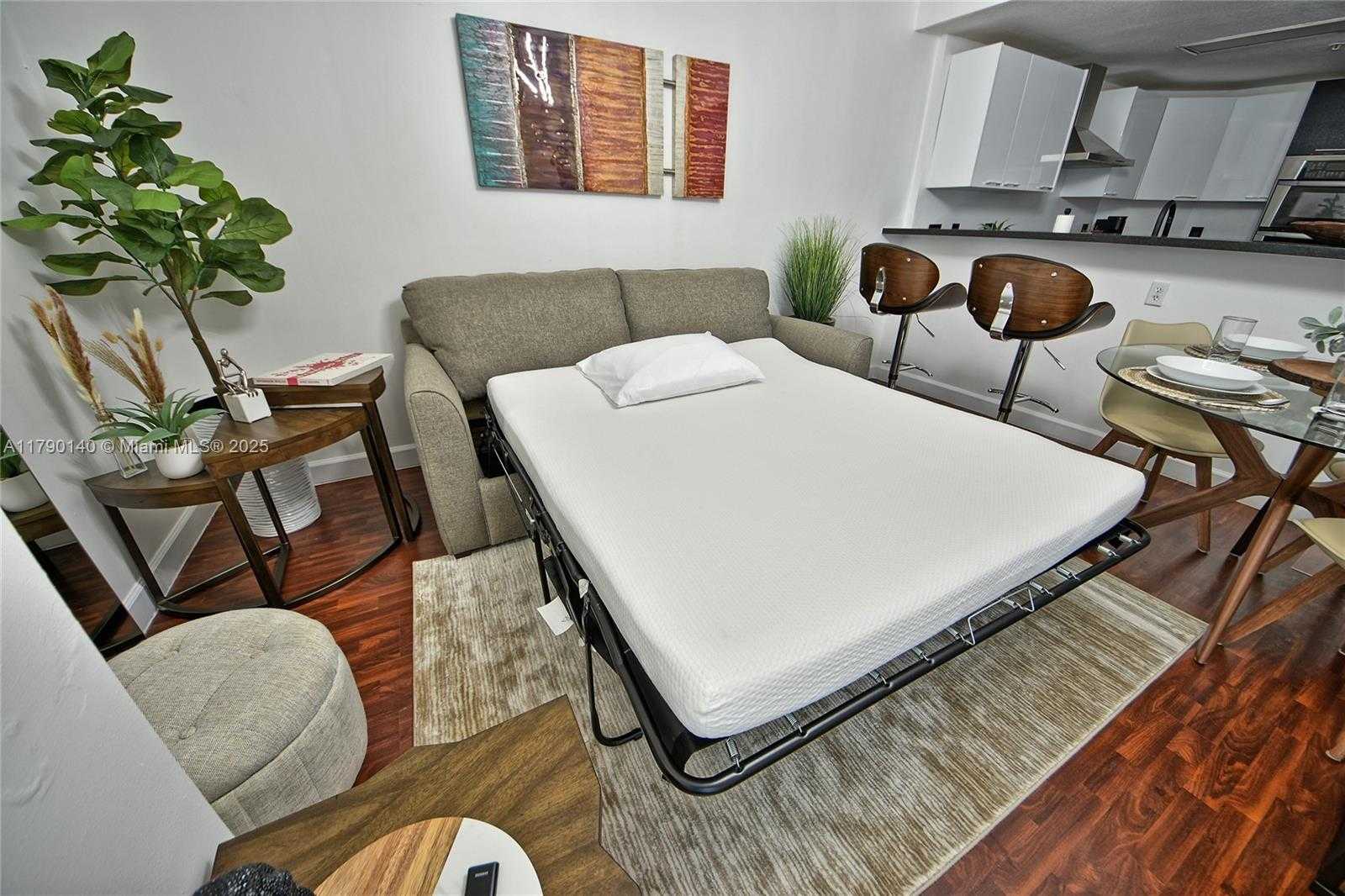 Small Image of 170 SOUTH EAST 14TH ST #2303, Miami Number 22