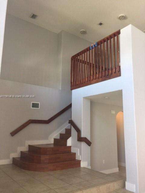Small Image of Miami Number 5