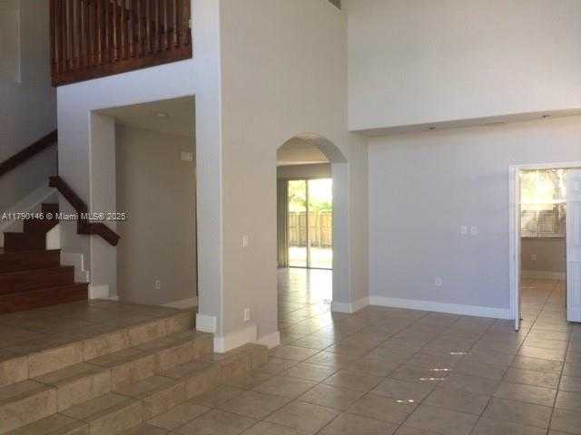 Small Image of Miami Number 7