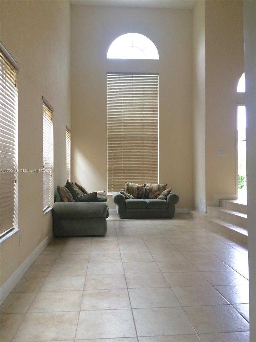 Small Image of Miami Number 9