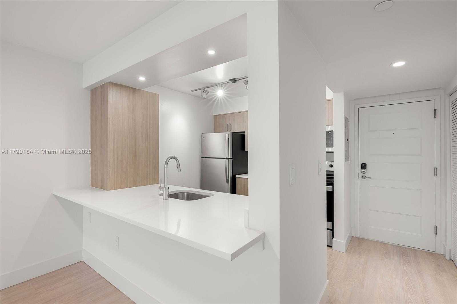 Small Image of 1756 NORTH BAYSHORE DR #23N, Miami Number 12