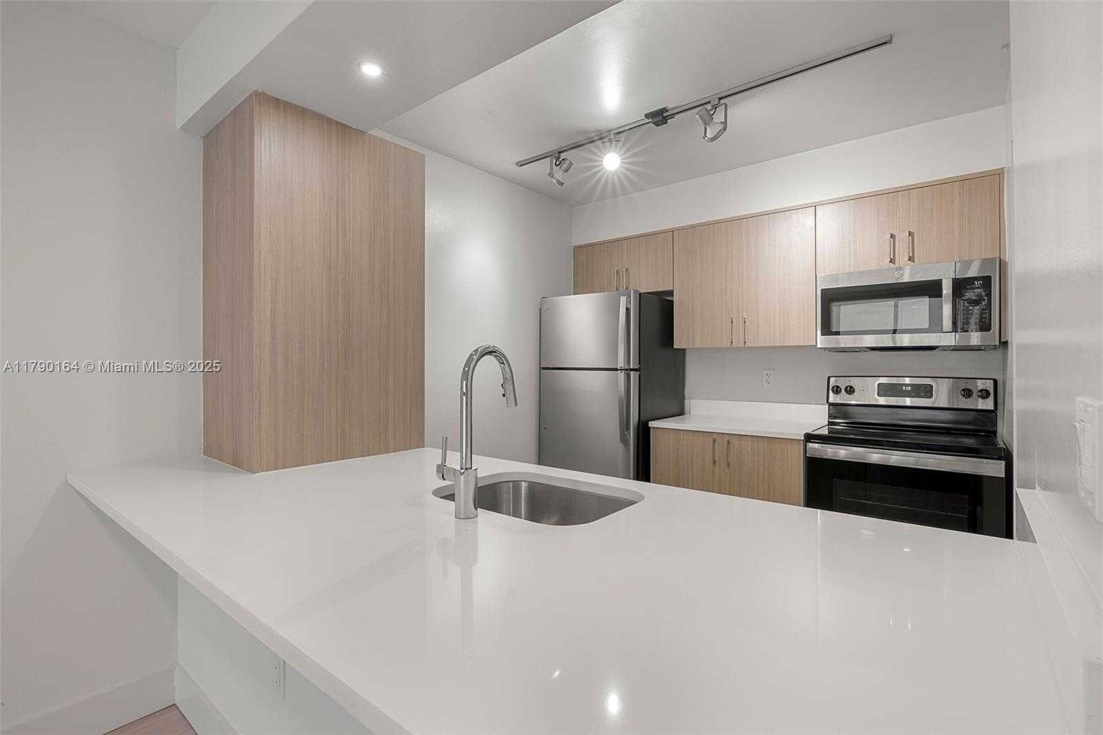 Small Image of 1756 NORTH BAYSHORE DR #23N, Miami Number 13