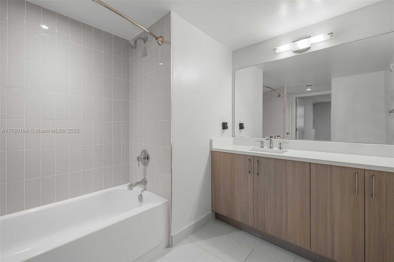 Small Image of 1756 NORTH BAYSHORE DR #23N, Miami Number 24