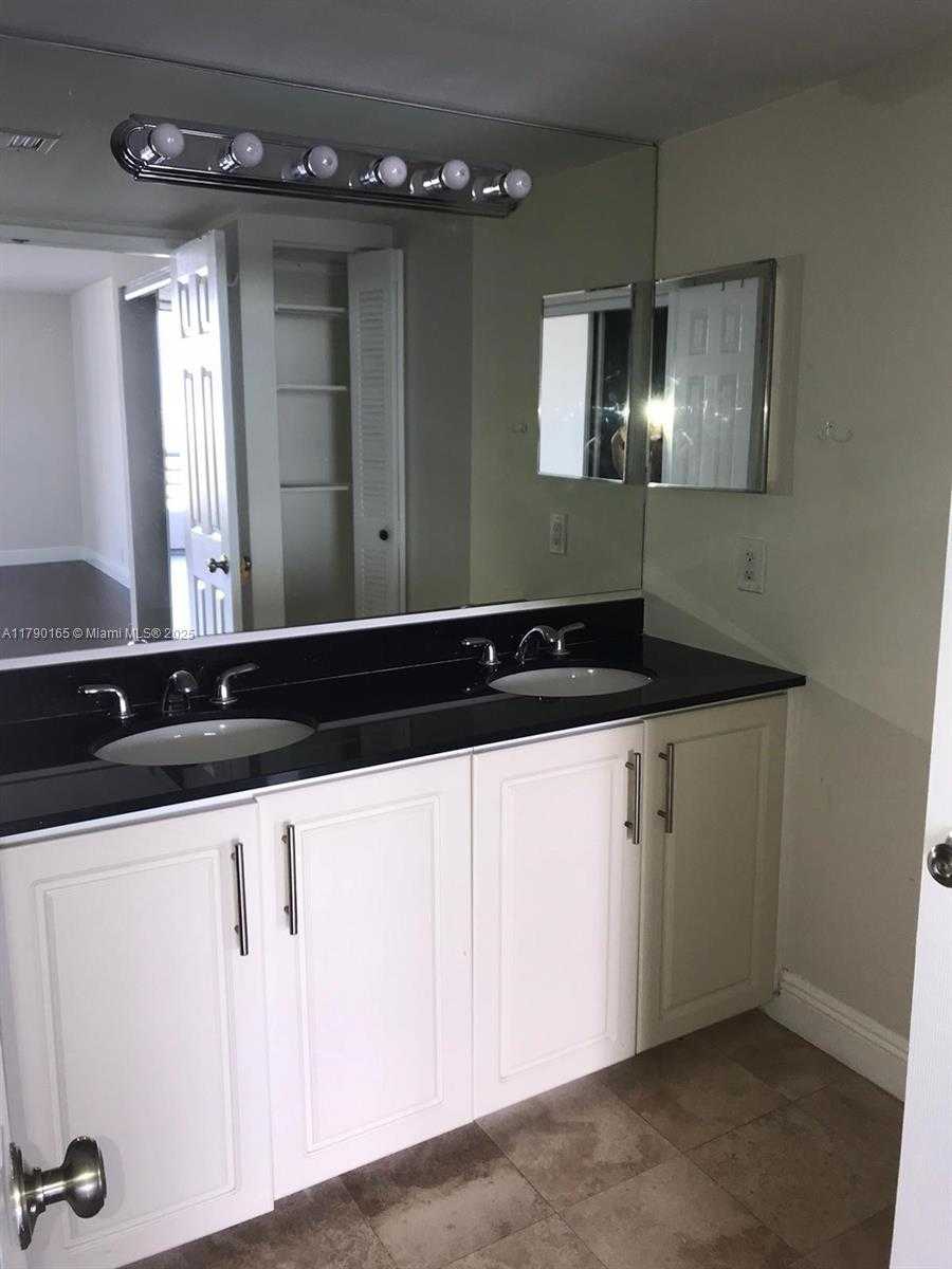 Small Image of 3300 NORTH EAST 191ST ST #1806, Aventura Number 24
