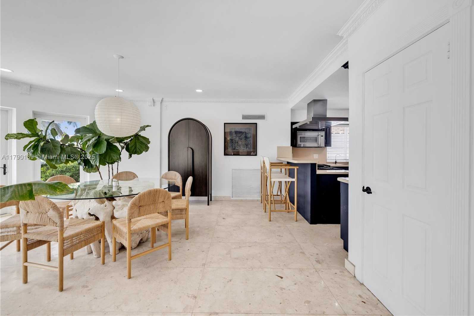 Small Image of 2 SOUTH HIBISCUS DR, Miami Beach Number 13