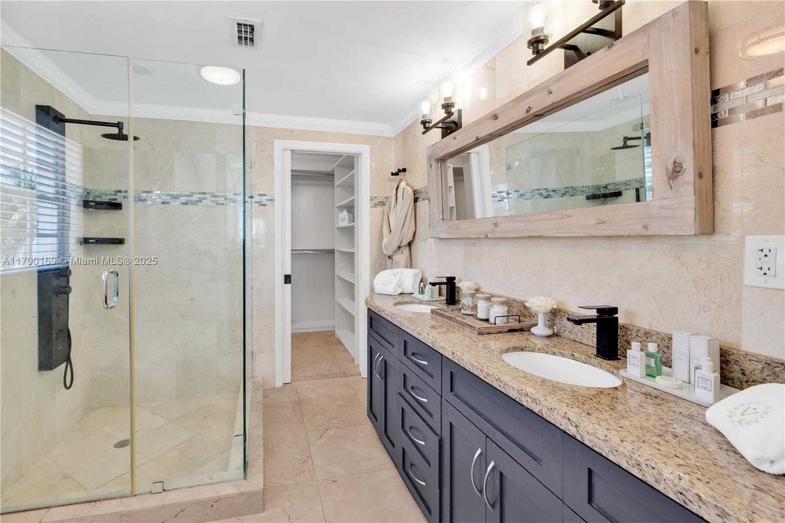 Small Image of 2 SOUTH HIBISCUS DR, Miami Beach Number 22