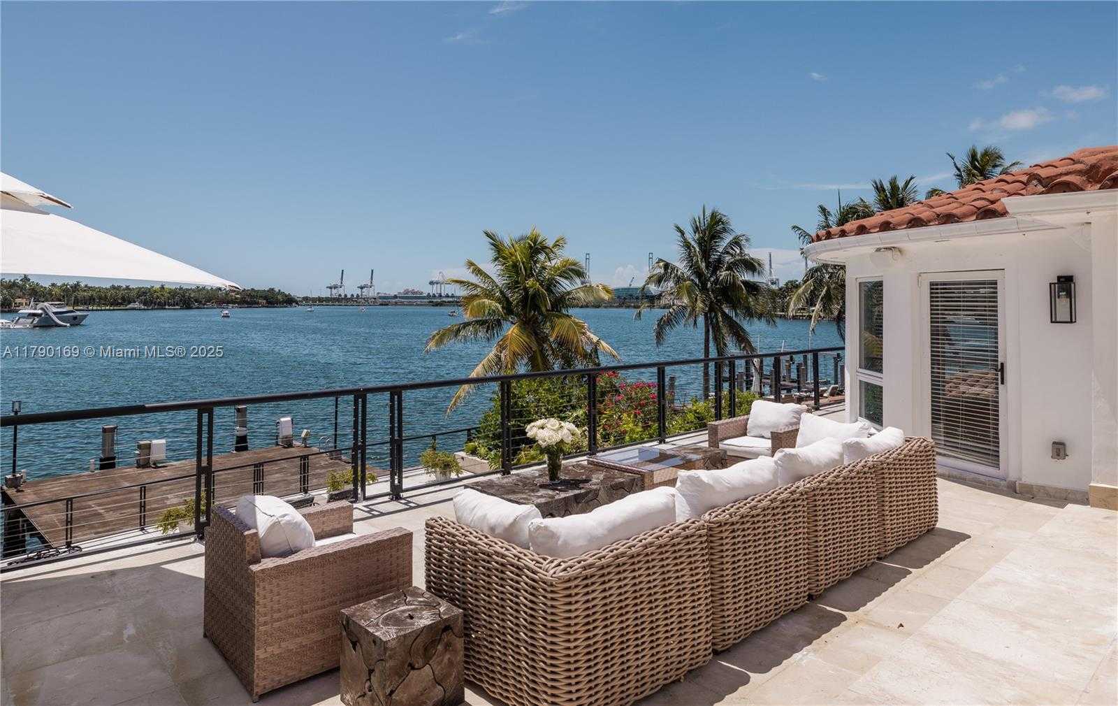Small Image of 2 SOUTH HIBISCUS DR, Miami Beach Number 34