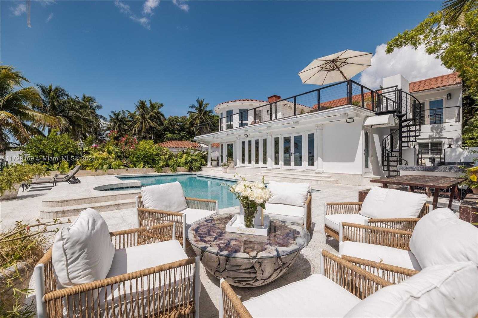 Small Image of 2 SOUTH HIBISCUS DR, Miami Beach Number 4