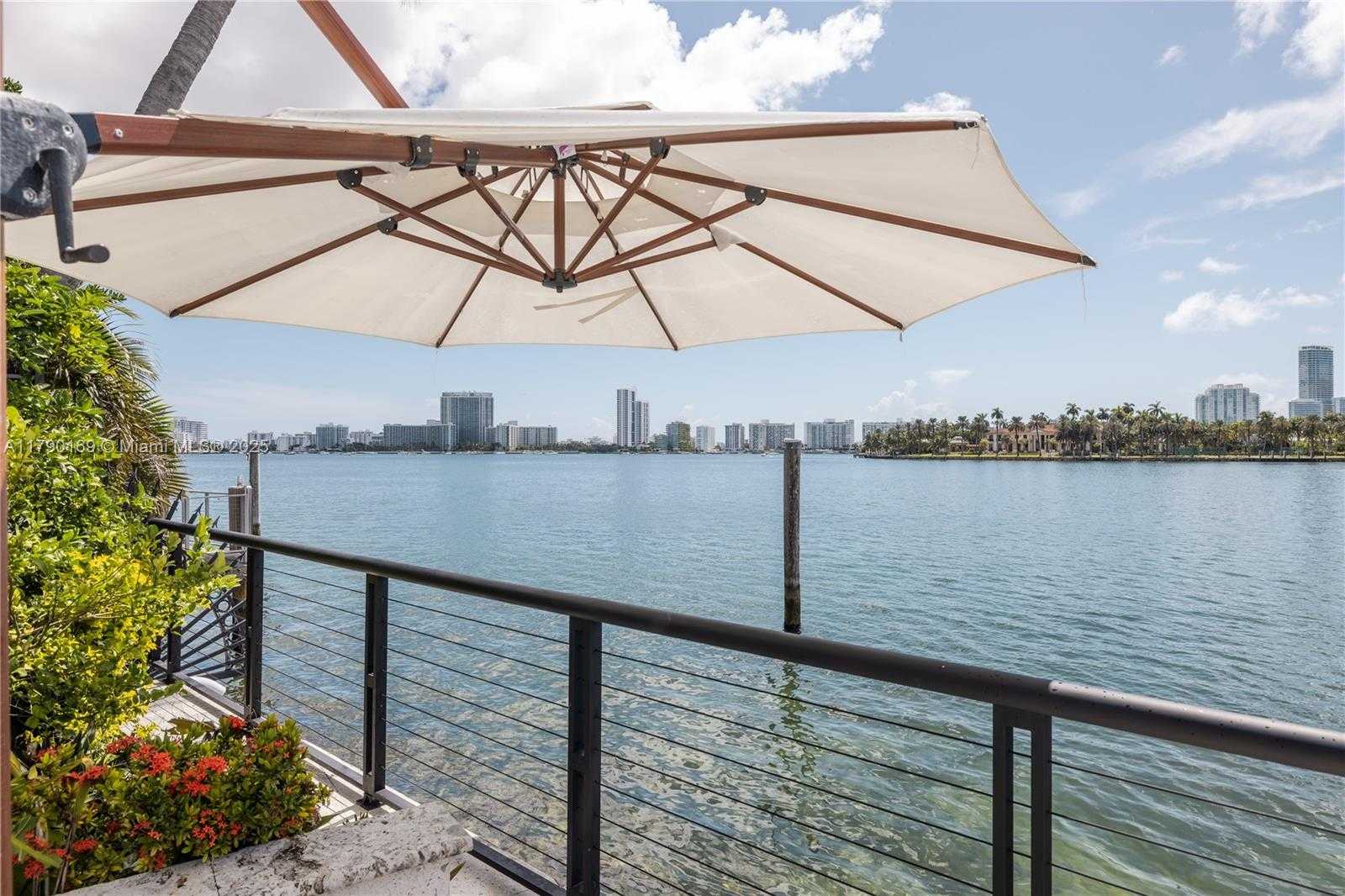 Small Image of 2 SOUTH HIBISCUS DR, Miami Beach Number 40