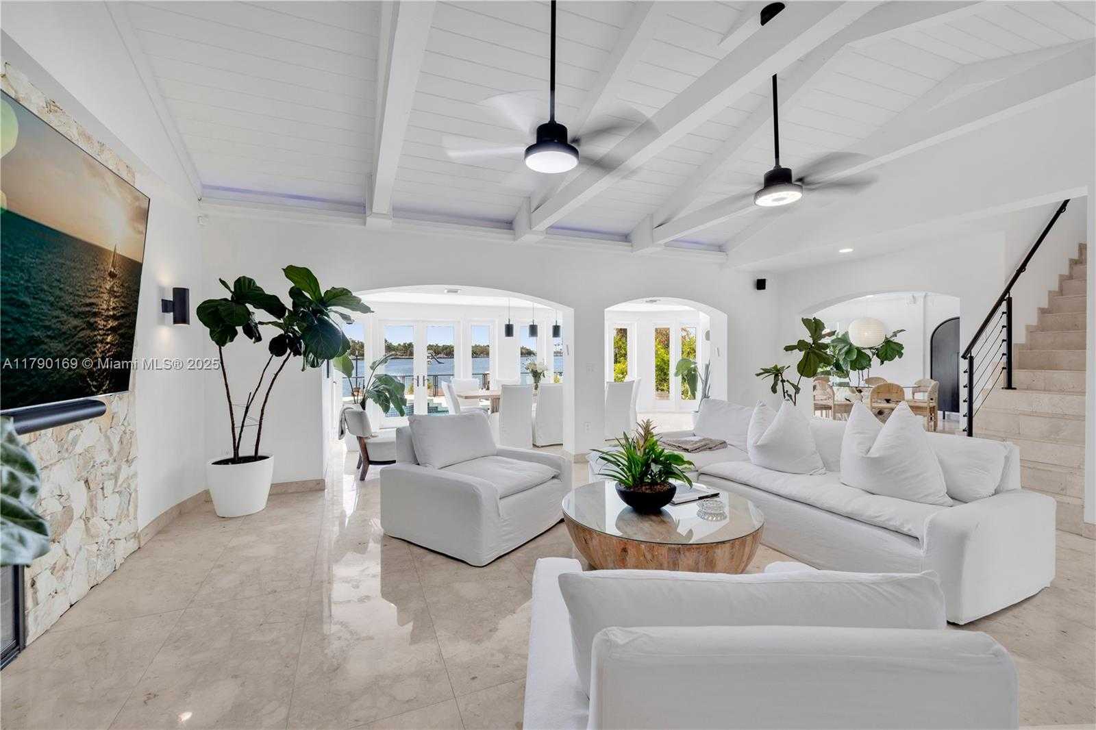 Small Image of 2 SOUTH HIBISCUS DR, Miami Beach Number 8