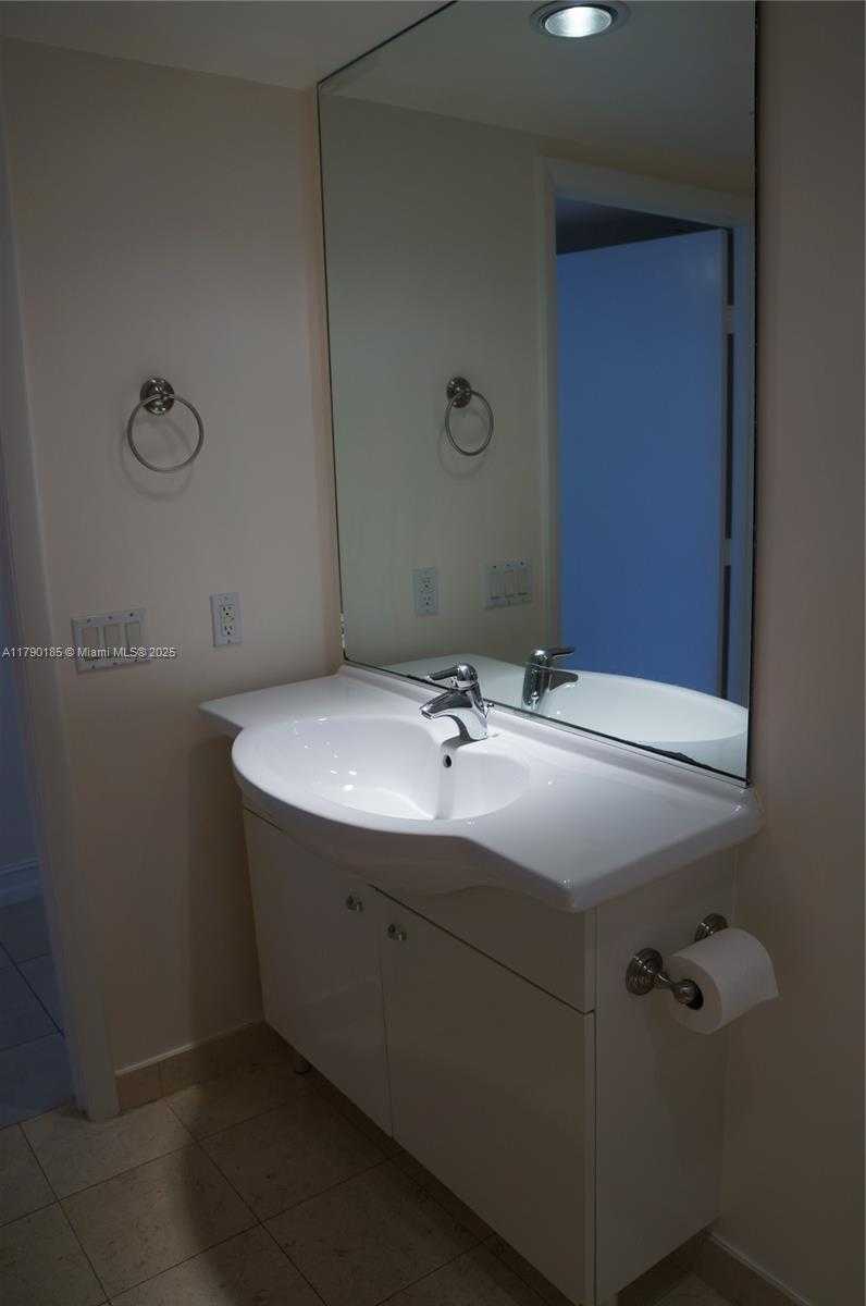 Small Image of 1830 SOUTH OCEAN DR #2305, Hallandale Beach Number 14