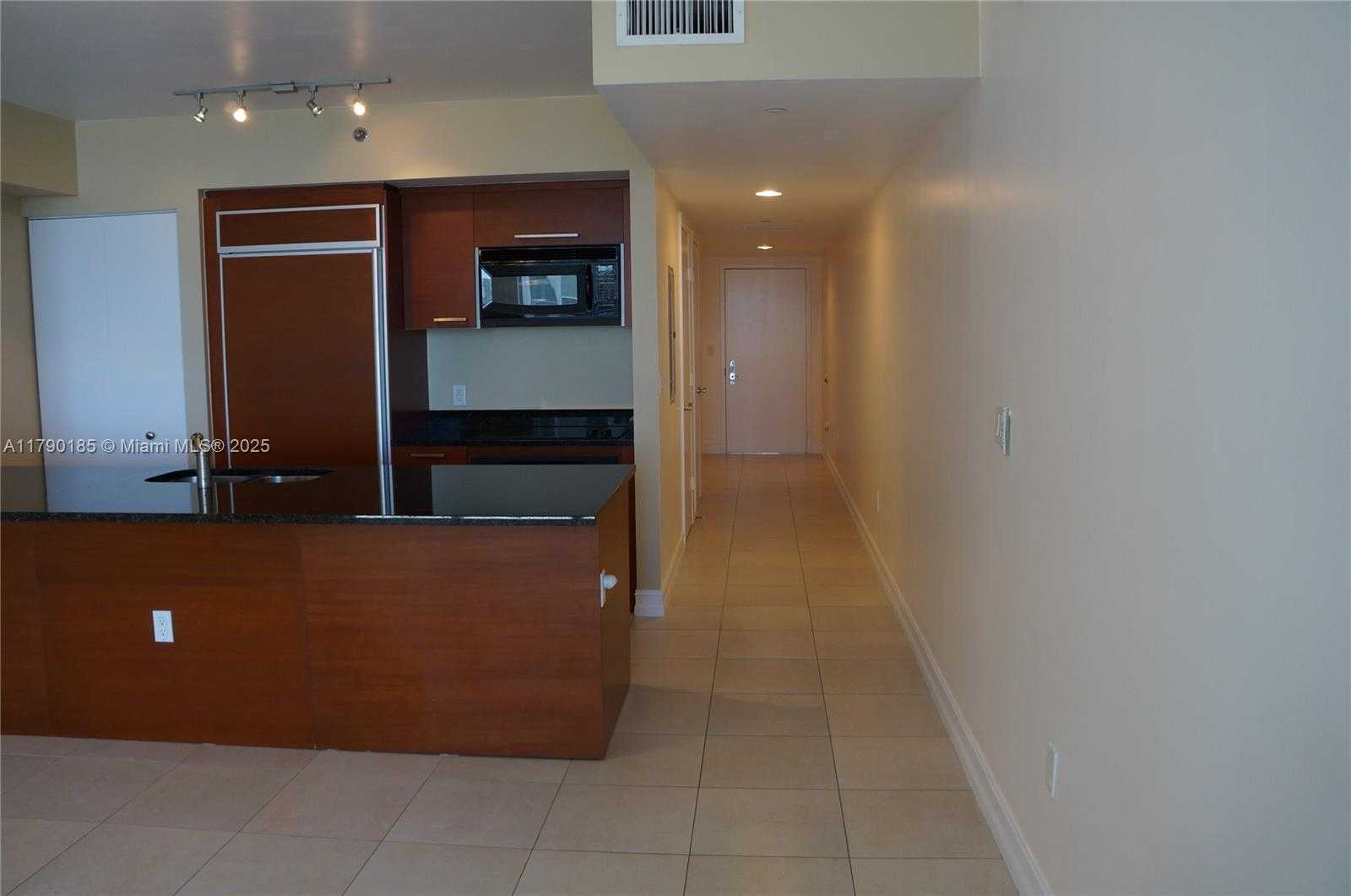 Small Image of 1830 SOUTH OCEAN DR #2305, Hallandale Beach Number 6