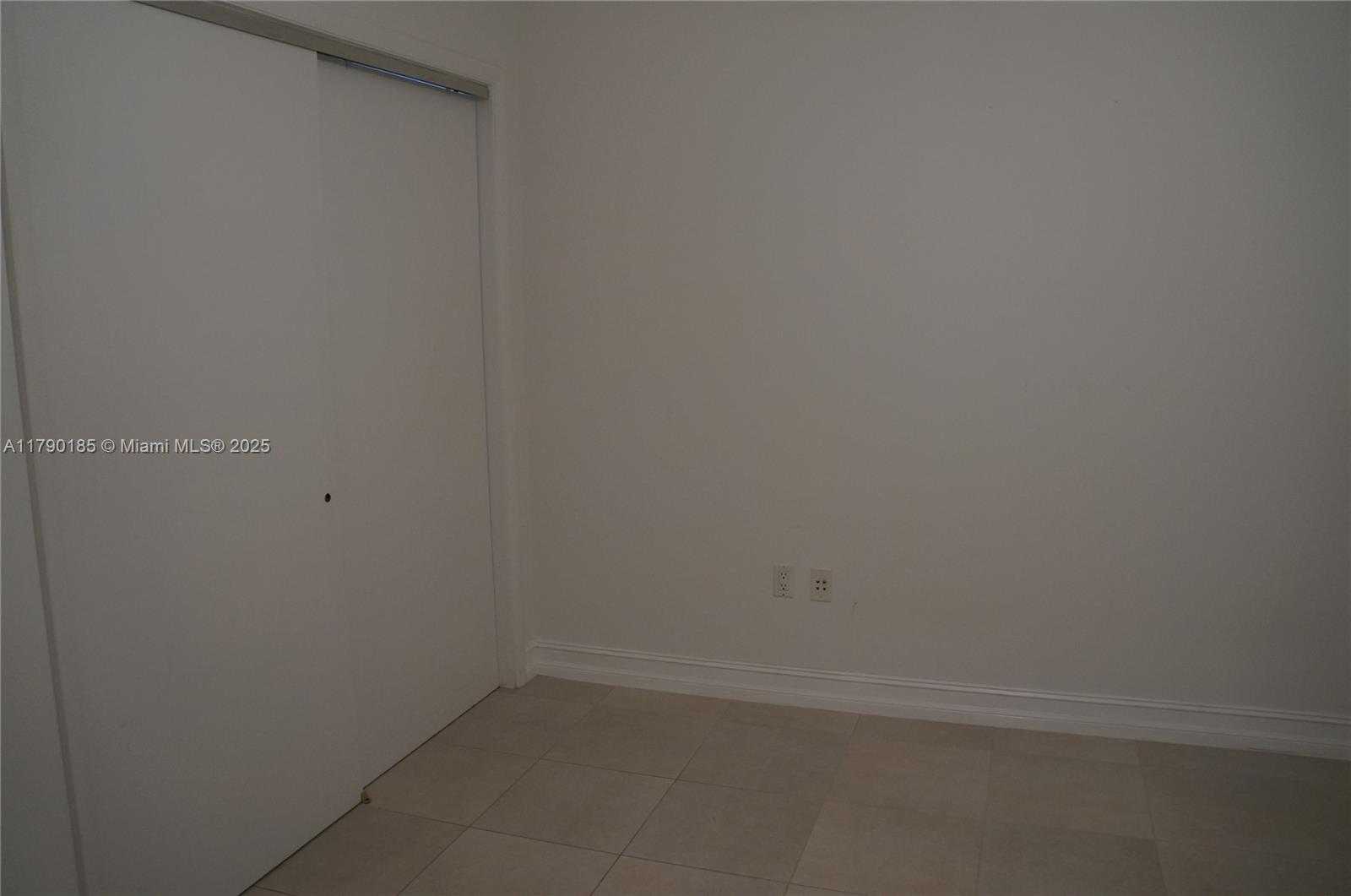 Small Image of 1830 SOUTH OCEAN DR #2305, Hallandale Beach Number 7