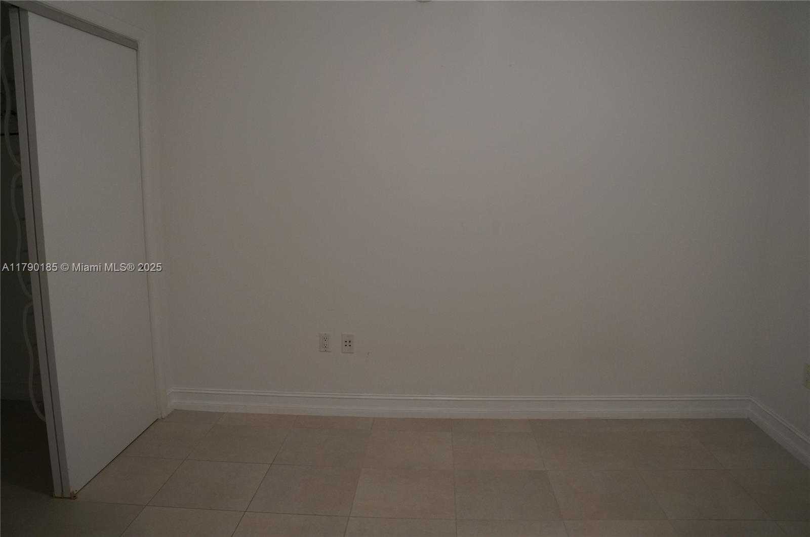 Small Image of 1830 SOUTH OCEAN DR #2305, Hallandale Beach Number 9