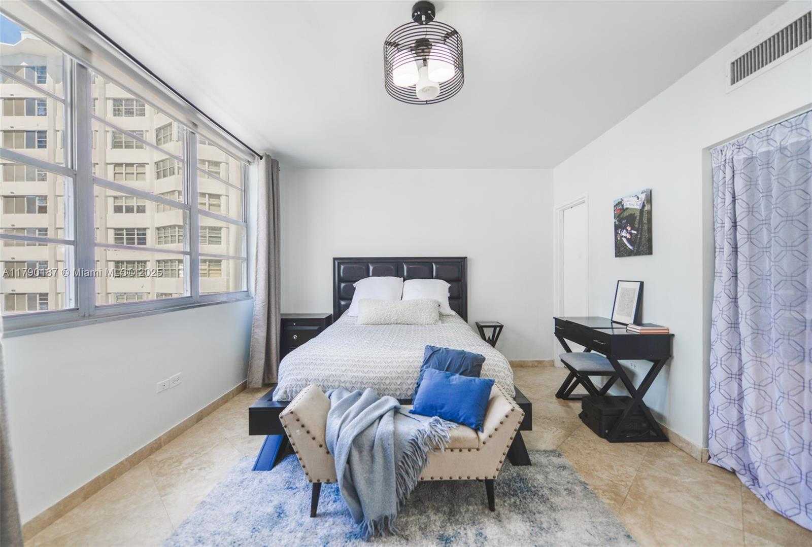 Small Image of 905 BRICKELL BAY DR #1424, Miami Number 10