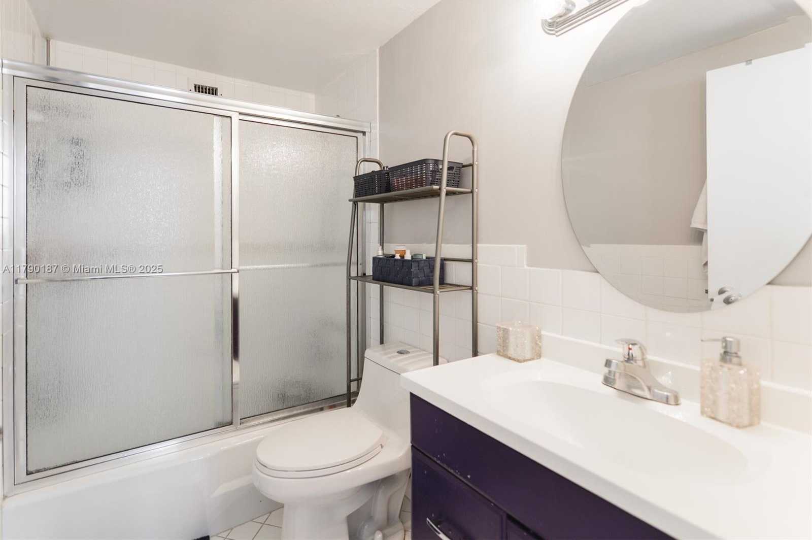 Small Image of 905 BRICKELL BAY DR #1424, Miami Number 12