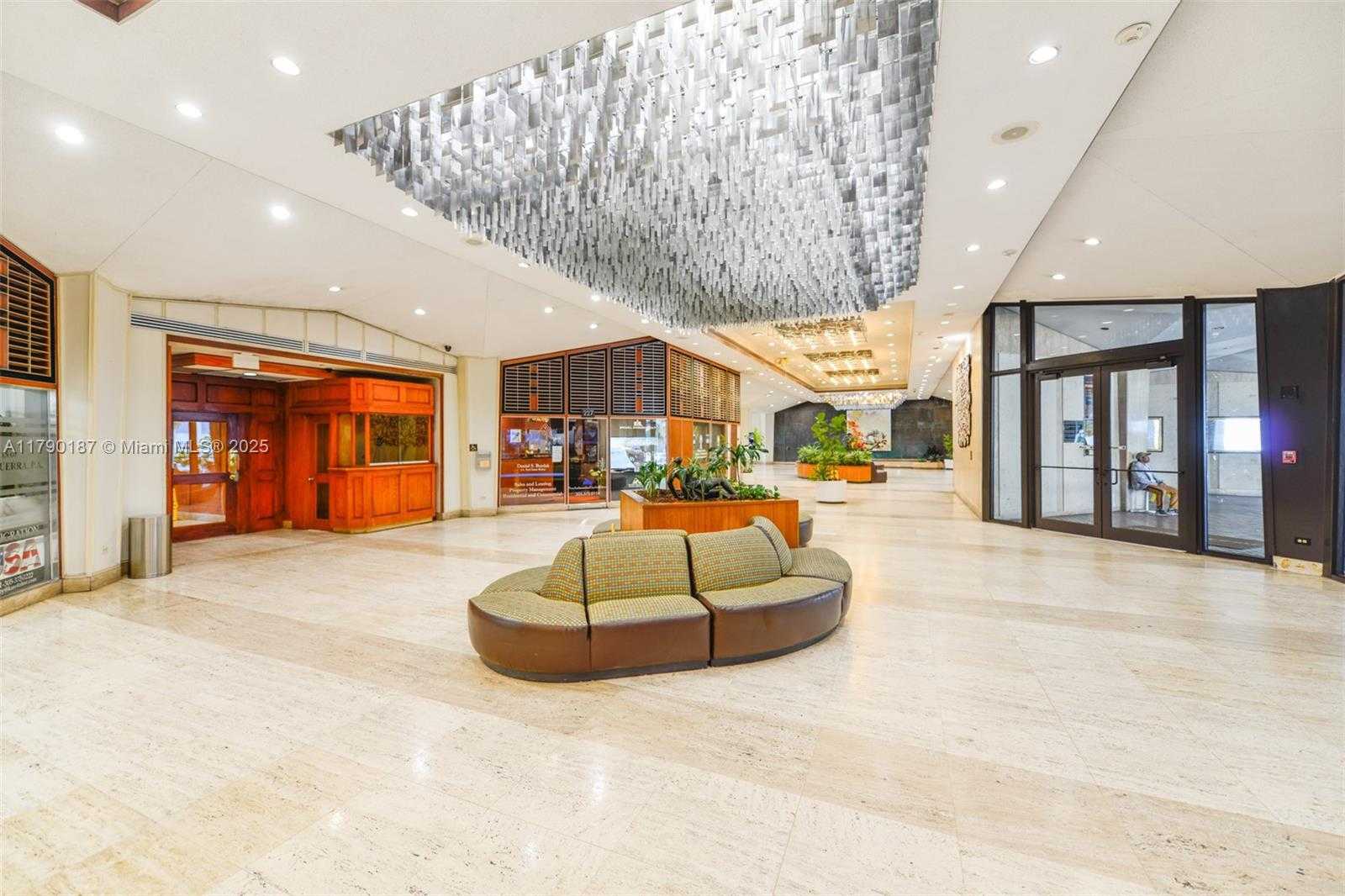 Small Image of 905 BRICKELL BAY DR #1424, Miami Number 18